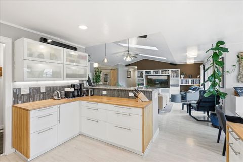 Tiny photo for 2074 SE Kayleigh Way, Grants Pass, OR 97526 (MLS # 220215172)