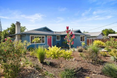 2417 N Keene Way Drive Medford OR 97504