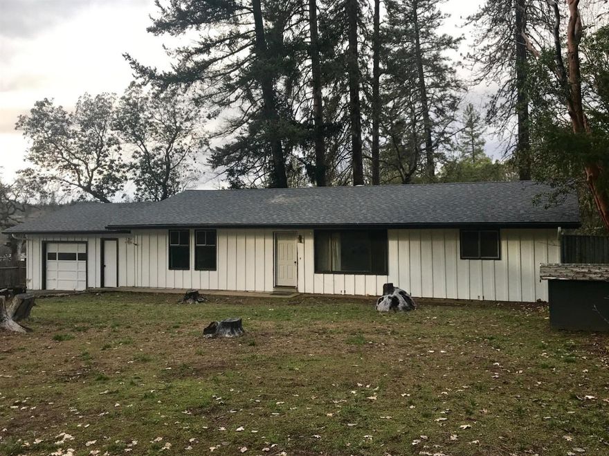 NEW ROOF INSTALLED 2/11/19! Stick Built home with good bones and brand new exterior paint ready for you to update! 1.52 acres with fenced back yard ready for your garden/pets/chickens/(horses?)! Master bedroom has a full bathroom and walk in closet. Split floor plan!
