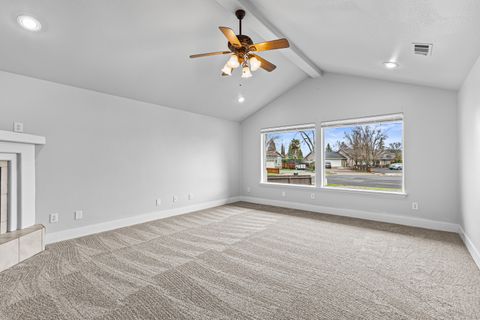 Tiny photo for 14 Scholarship Way, Medford, OR 97501 (MLS # 220213570)