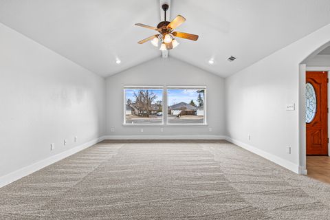 Tiny photo for 14 Scholarship Way, Medford, OR 97501 (MLS # 220213570)