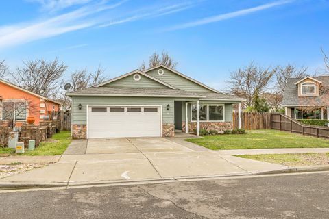 Tiny photo for 14 Scholarship Way, Medford, OR 97501 (MLS # 220213570)