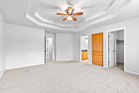 Tiny photo for 14 Scholarship Way, Medford, OR 97501 (MLS # 220213570)