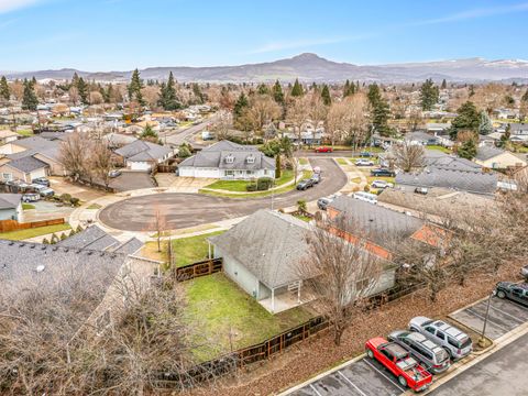 Tiny photo for 14 Scholarship Way, Medford, OR 97501 (MLS # 220213570)