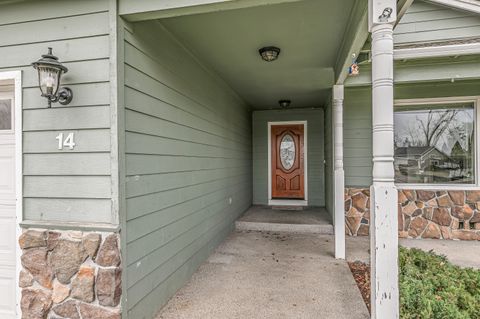 Tiny photo for 14 Scholarship Way, Medford, OR 97501 (MLS # 220213570)