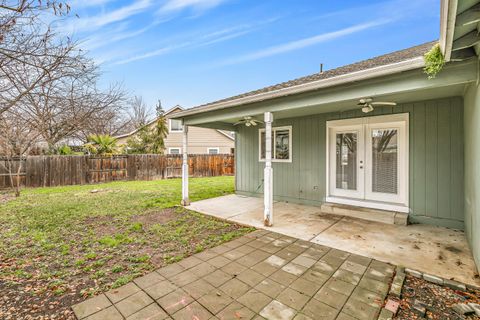 Tiny photo for 14 Scholarship Way, Medford, OR 97501 (MLS # 220213570)