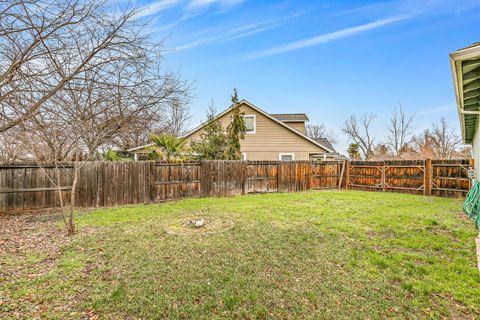 Tiny photo for 14 Scholarship Way, Medford, OR 97501 (MLS # 220213570)