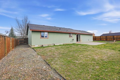 Tiny photo for 3302 SW Reindeer Avenue, Redmond, OR 97756 (MLS # 220217059)