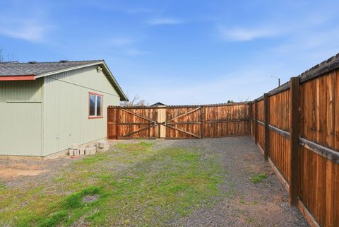 Tiny photo for 3302 SW Reindeer Avenue, Redmond, OR 97756 (MLS # 220217059)