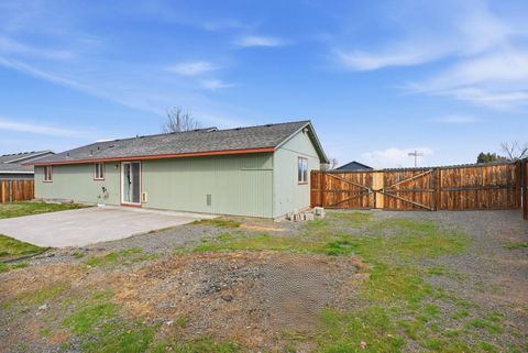 Tiny photo for 3302 SW Reindeer Avenue, Redmond, OR 97756 (MLS # 220217059)
