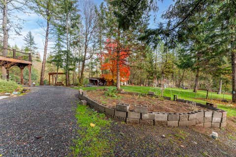 Tiny photo for 300 Dunlap Road, Jacksonville, OR 97530 (MLS # 220226774)
