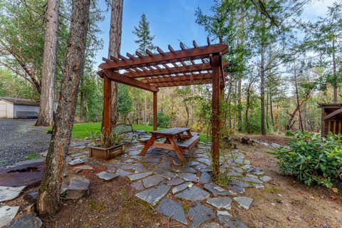 Tiny photo for 300 Dunlap Road, Jacksonville, OR 97530 (MLS # 220226774)
