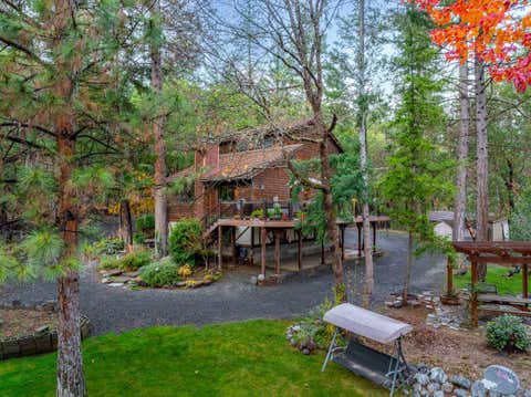 Tiny photo for 300 Dunlap Road, Jacksonville, OR 97530 (MLS # 220226774)