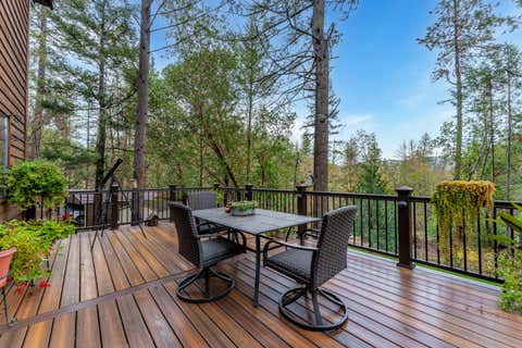 Tiny photo for 300 Dunlap Road, Jacksonville, OR 97530 (MLS # 220226774)