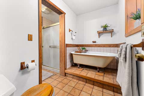 Tiny photo for 300 Dunlap Road, Jacksonville, OR 97530 (MLS # 220226774)