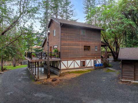Tiny photo for 300 Dunlap Road, Jacksonville, OR 97530 (MLS # 220226774)