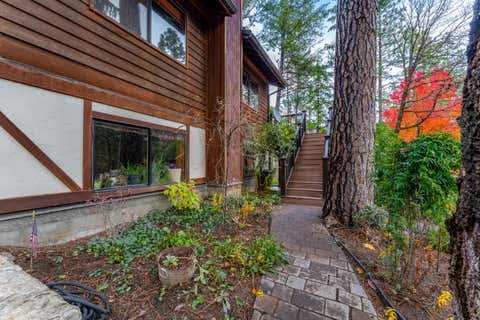 Tiny photo for 300 Dunlap Road, Jacksonville, OR 97530 (MLS # 220226774)
