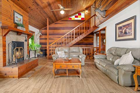 Tiny photo for 300 Dunlap Road, Jacksonville, OR 97530 (MLS # 220226774)