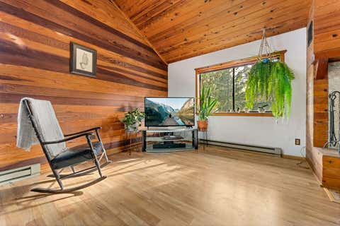 Tiny photo for 300 Dunlap Road, Jacksonville, OR 97530 (MLS # 220226774)
