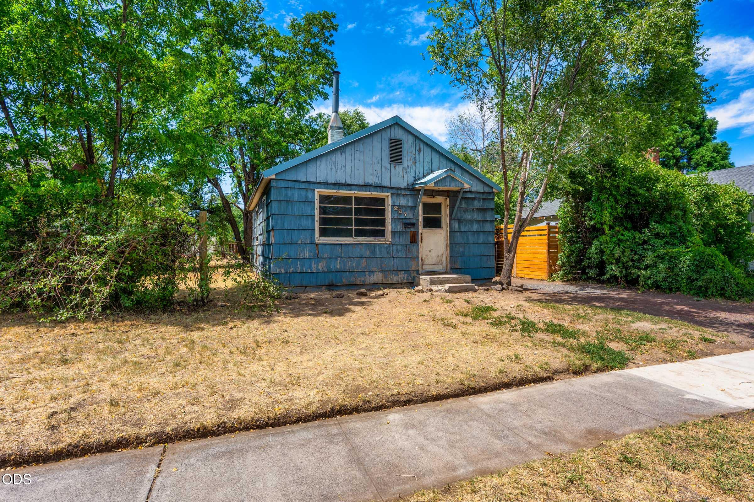 237 SW 9th Street