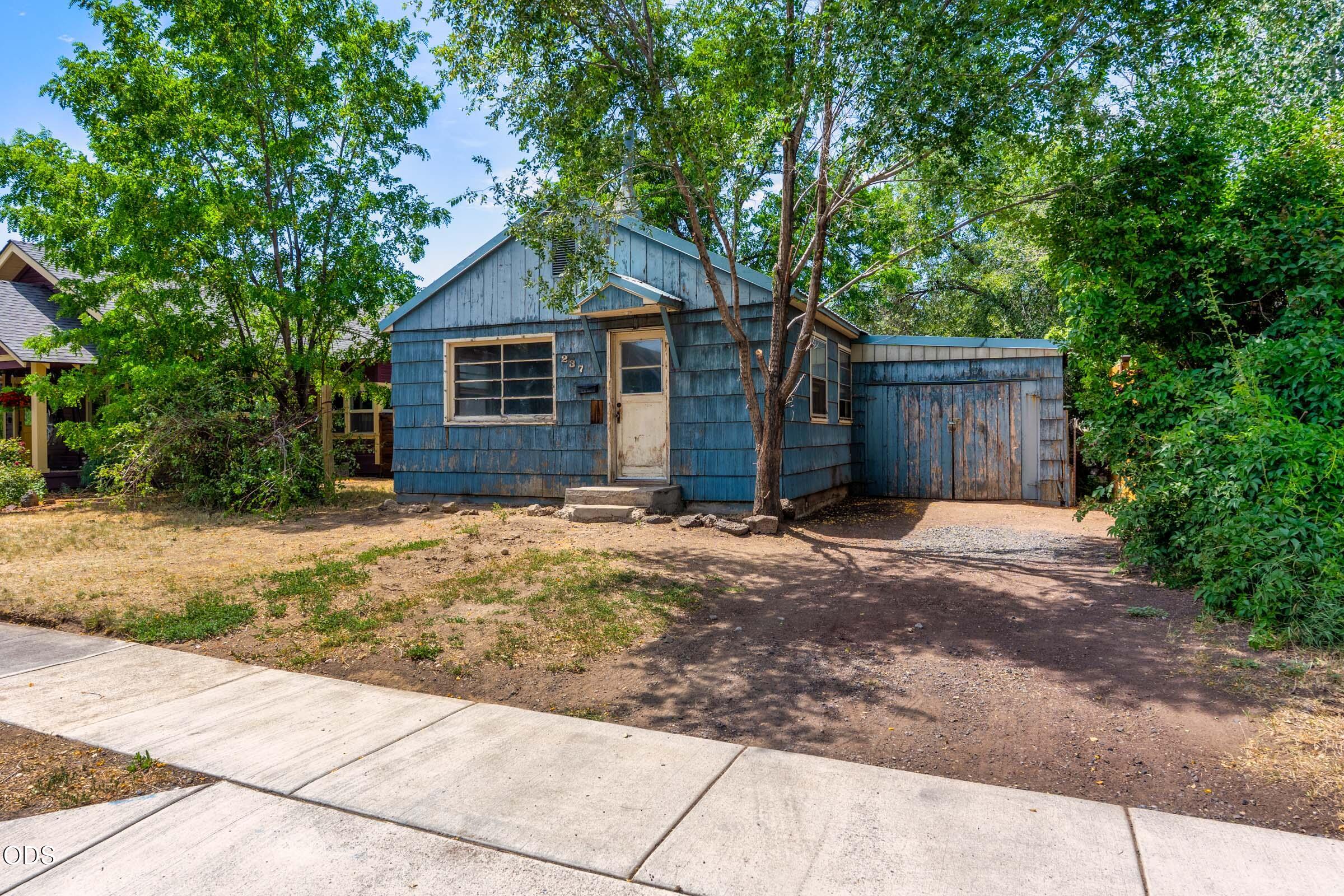237 SW 9th Street