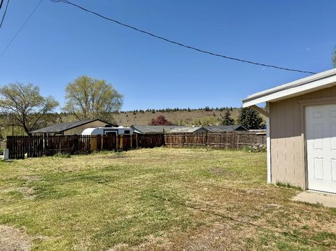 Tiny photo for 596 SW Madison St, Madras, OR 97741 (MLS # 220220061)