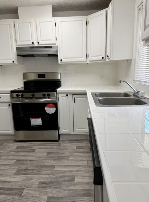 Tiny photo for 596 SW Madison St, Madras, OR 97741 (MLS # 220220061)