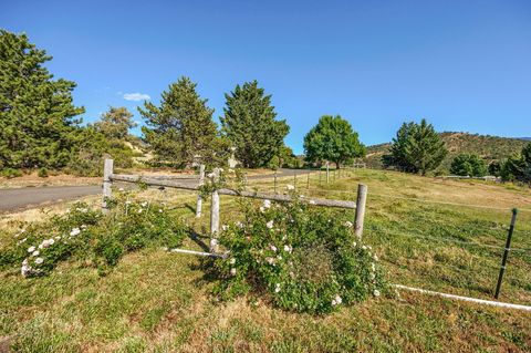 Tiny photo for 2101 Dead Indian Memorial Road, Ashland, OR 97520 (MLS # 220213217)