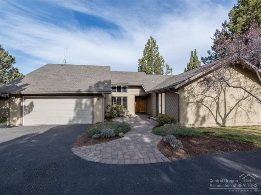 Glorious mountain views to be enjoyed from this single level home on 2.6 acres at the end of quiet culdesac & adjacent to BLM. Enjoy country living but also convenient to town. Views form the LR, family room, the recently completely remodeled kitchen & dining area with access to spacious deck & fenced yard.