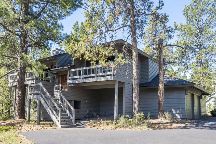 Welcome to this wonderful home situated at the end of a cul-de-sac near Fort Rock Park. Recently remodeled from top to bottom with new roof, windows, bathroom suit, exterior/interior doors, hardwood hickory floors, kitchen/bathroom updates and a bonus room all completed in 2021. The three decks offer great spaces to enjoy those beautiful sunny Sunriver days while you plan your daily adventure. Call for your private showing today!