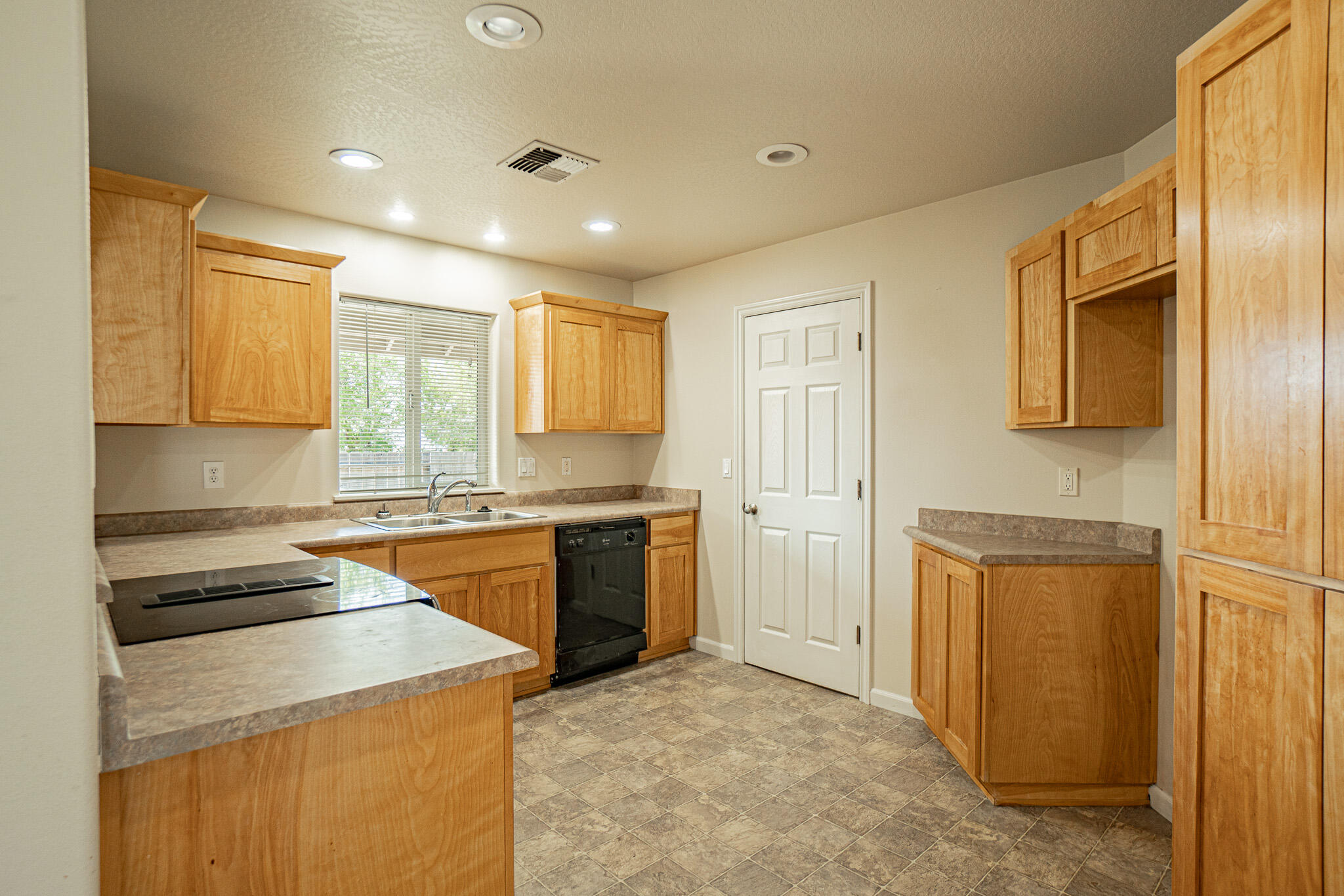 Lynne Anne Estate - Residential