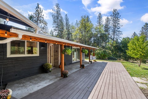 Photo of 2788 Midway Avenue, Grants Pass, OR 97527 (MLS # 220229347)