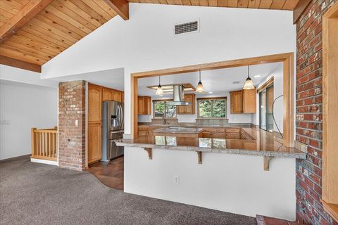 Tiny photo for 1568 Angelcrest Drive, Medford, OR 97504 (MLS # 220221322)