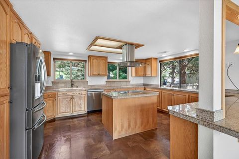 Tiny photo for 1568 Angelcrest Drive, Medford, OR 97504 (MLS # 220221322)