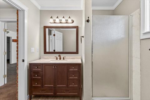 Tiny photo for 1568 Angelcrest Drive, Medford, OR 97504 (MLS # 220221322)