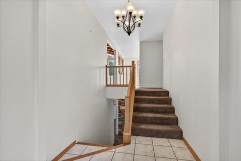 Tiny photo for 1568 Angelcrest Drive, Medford, OR 97504 (MLS # 220221322)