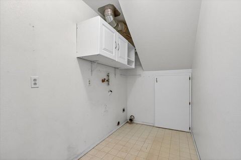 Tiny photo for 1568 Angelcrest Drive, Medford, OR 97504 (MLS # 220221322)