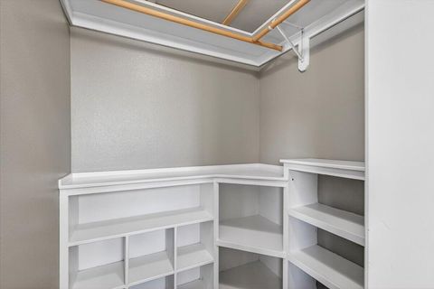 Tiny photo for 1568 Angelcrest Drive, Medford, OR 97504 (MLS # 220221322)