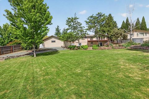 Tiny photo for 1568 Angelcrest Drive, Medford, OR 97504 (MLS # 220221322)