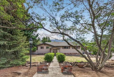 Tiny photo for 1568 Angelcrest Drive, Medford, OR 97504 (MLS # 220221322)