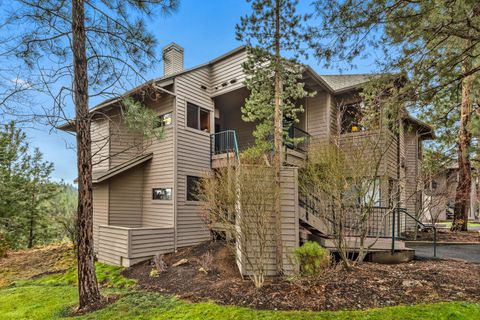 Photo of 19717 Mount Bachelor Drive #UNIT 617, Bend, OR 97702 (MLS # 220213809)