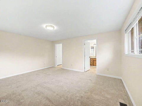 Tiny photo for 3826 La Marada Way, Klamath Falls, OR 97603 (MLS # 220227273)