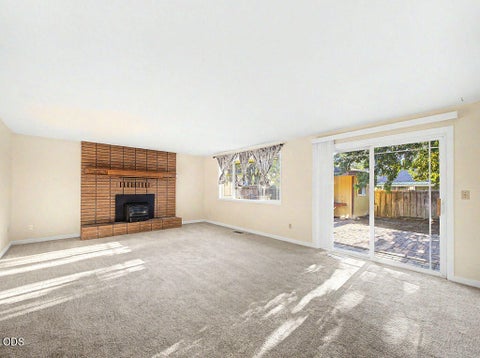 Tiny photo for 3826 La Marada Way, Klamath Falls, OR 97603 (MLS # 220227273)