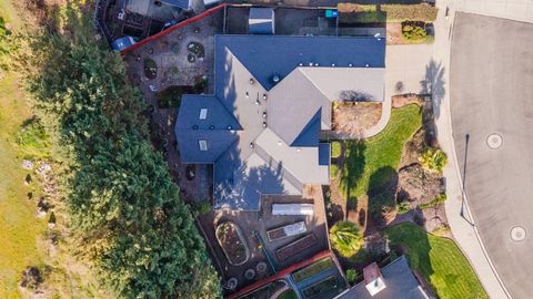 Tiny photo for 1116 Cashmere Drive, Grants Pass, OR 97527 (MLS # 220215016)