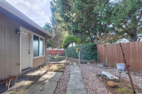 Tiny photo for 1116 Cashmere Drive, Grants Pass, OR 97527 (MLS # 220215016)
