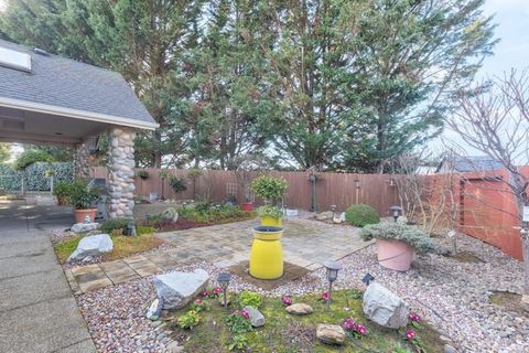Tiny photo for 1116 Cashmere Drive, Grants Pass, OR 97527 (MLS # 220215016)