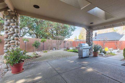 Tiny photo for 1116 Cashmere Drive, Grants Pass, OR 97527 (MLS # 220215016)