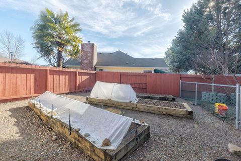 Tiny photo for 1116 Cashmere Drive, Grants Pass, OR 97527 (MLS # 220215016)