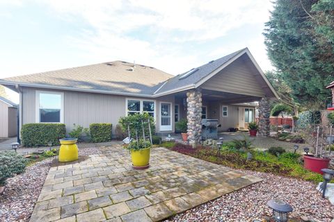 Tiny photo for 1116 Cashmere Drive, Grants Pass, OR 97527 (MLS # 220215016)