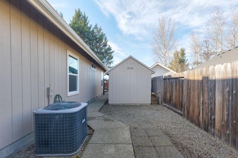 Tiny photo for 1116 Cashmere Drive, Grants Pass, OR 97527 (MLS # 220215016)